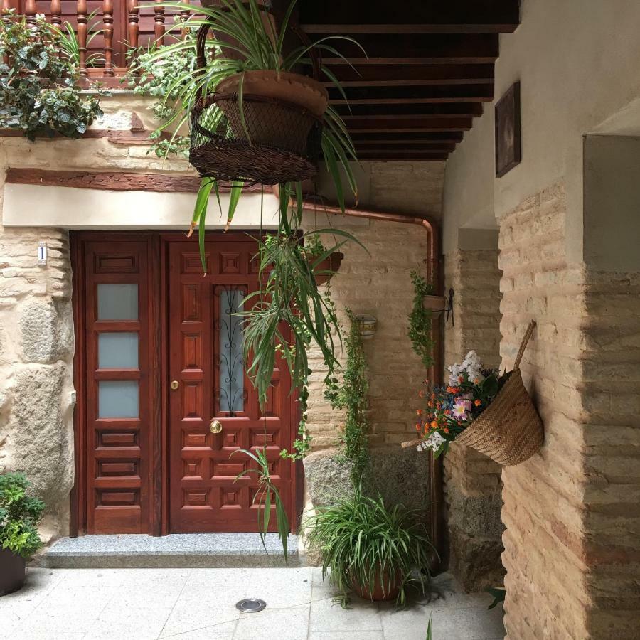 Apartamento San Pedro Toledo Exterior photo